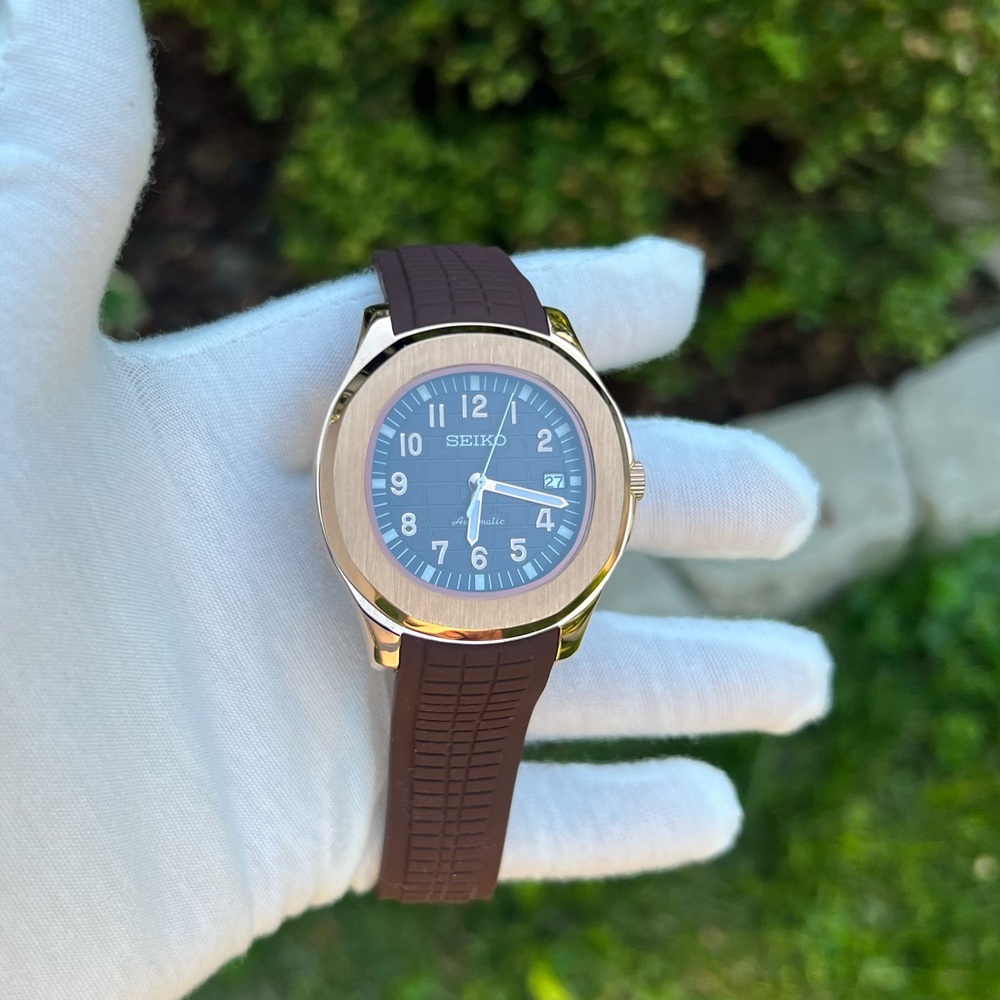 42 mm rose gold aqua homage.